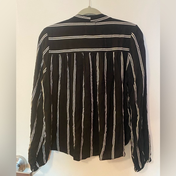 Sadie Robertson long sleeve blouse - Picture 4 of 4